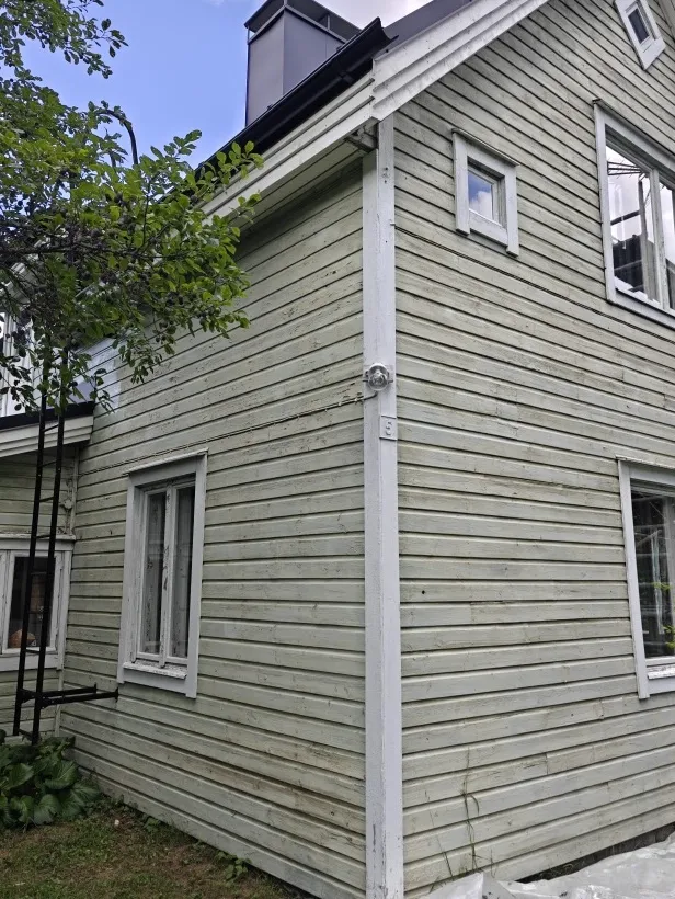Facade painting, house gable — before
